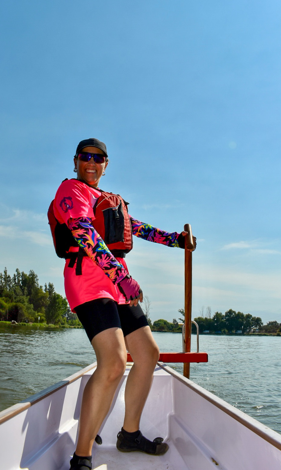 Claudia Bazán como timonel de Bote Dragón en Laguna Carén